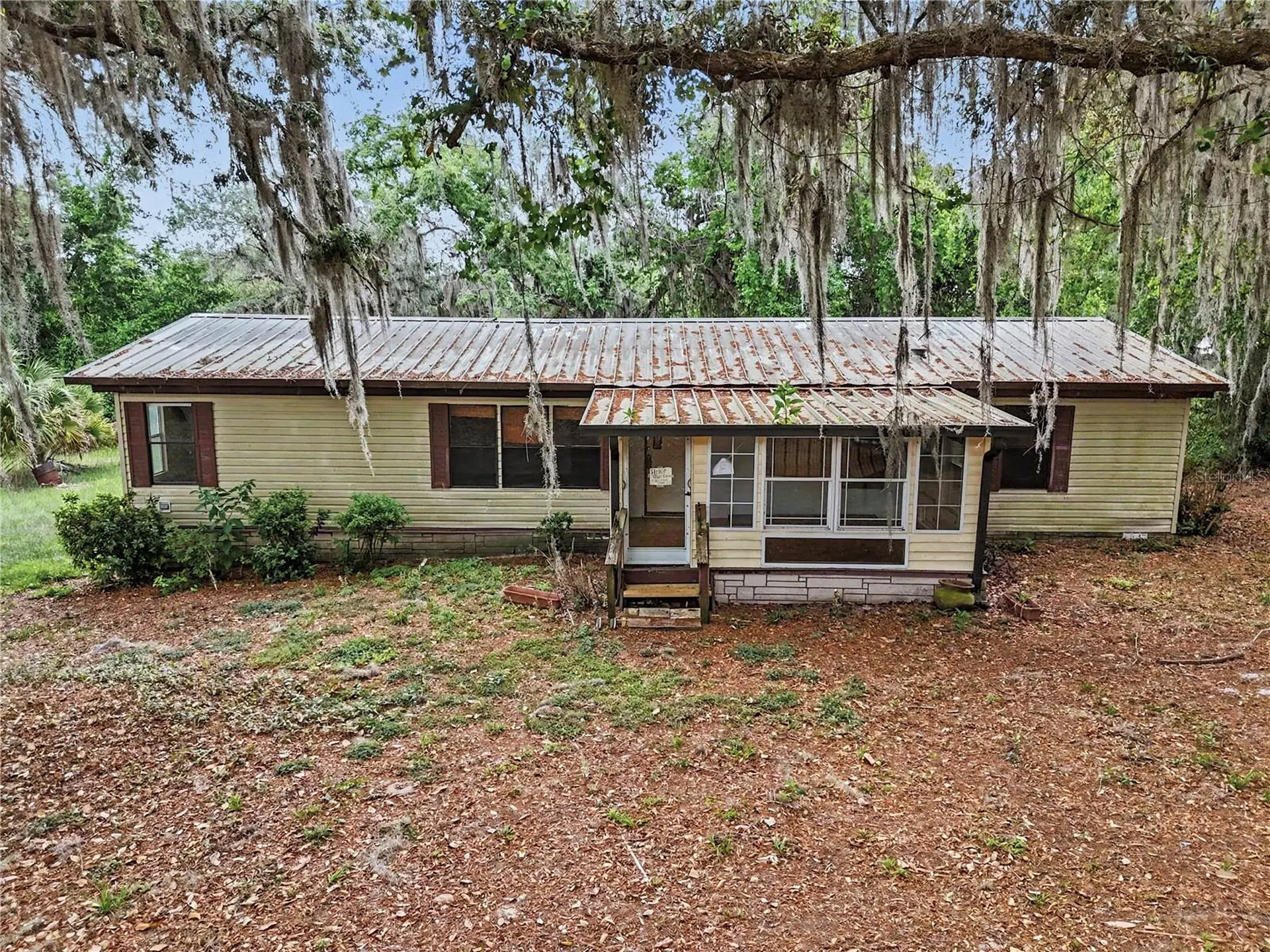 18007 SE 90th Street Ocklawaha FL 32179