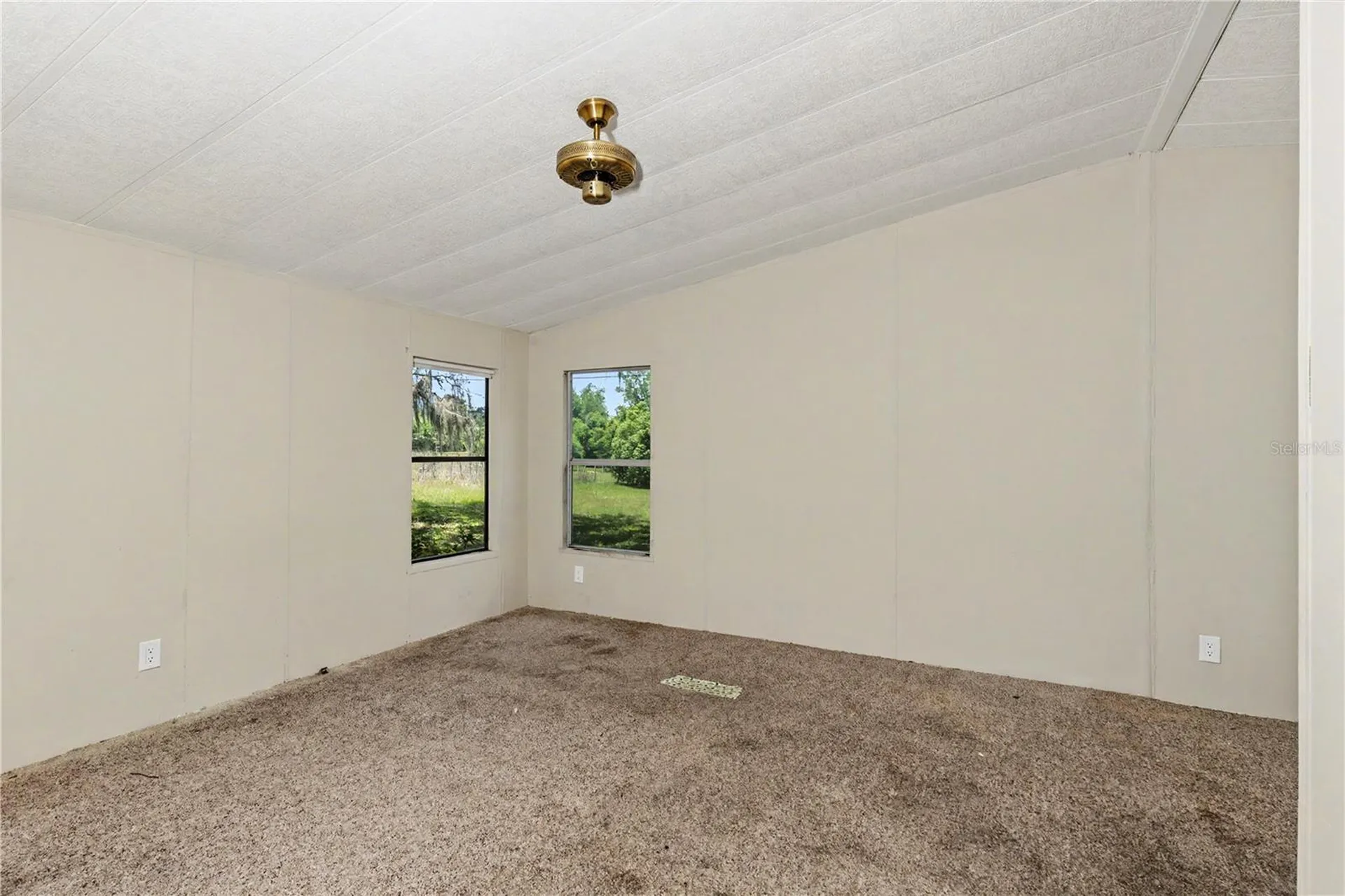 18007 SE 90th Street Ocklawaha FL 32179