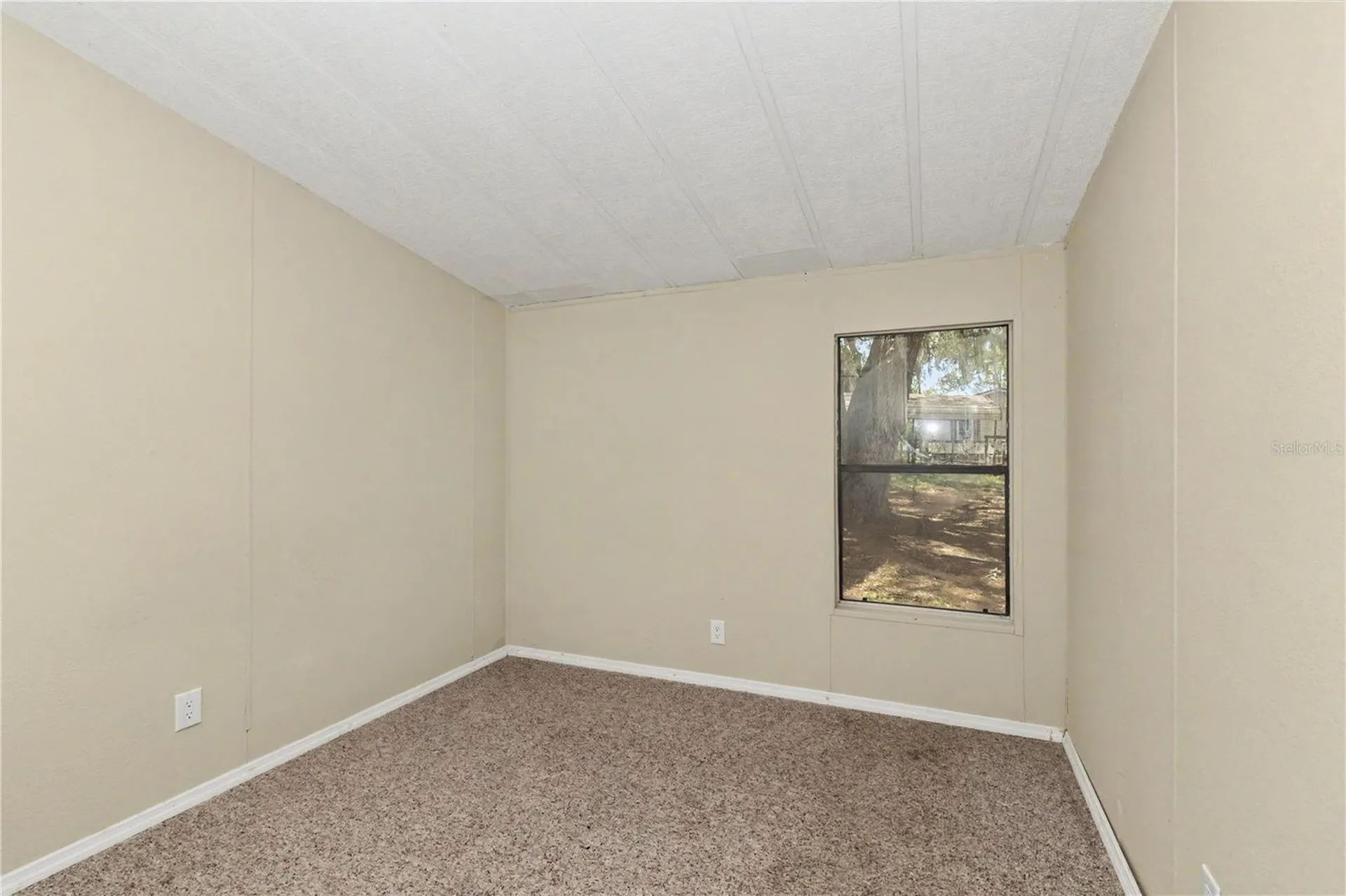 18007 SE 90th Street Ocklawaha FL 32179
