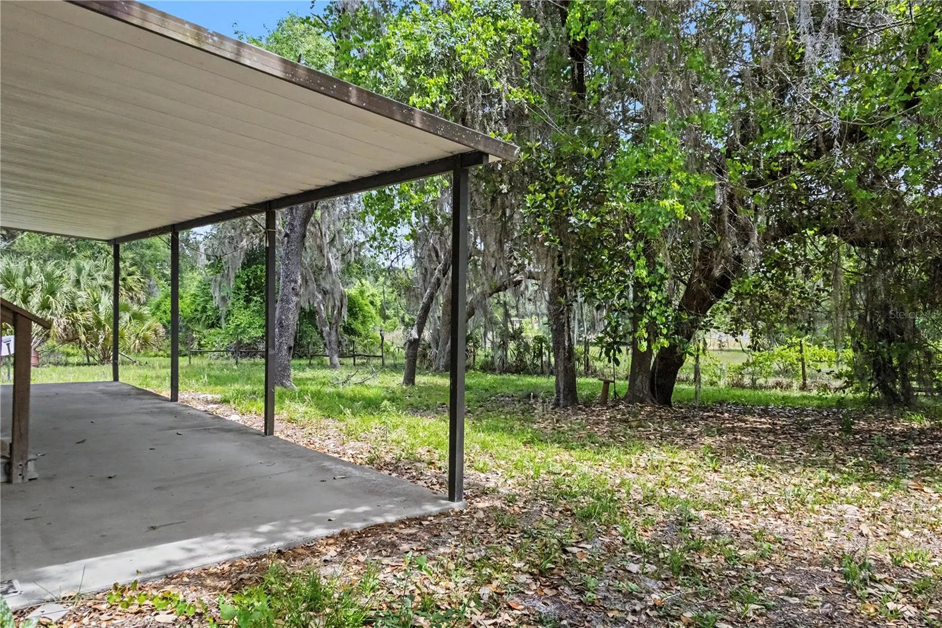 18007 SE 90th Street Ocklawaha FL 32179