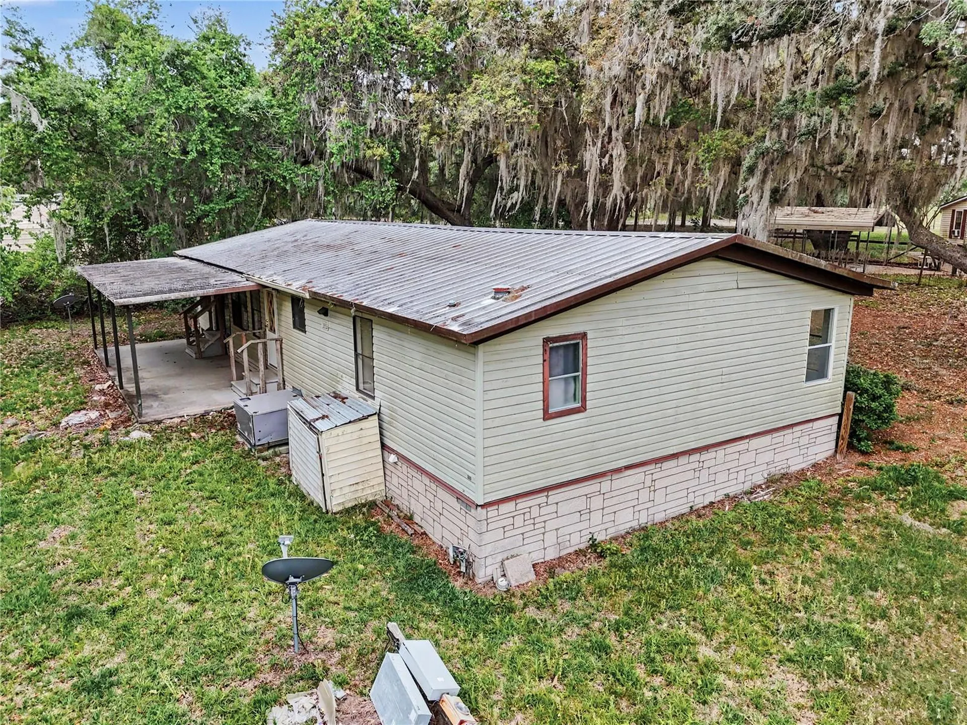 18007 SE 90th Street Ocklawaha FL 32179