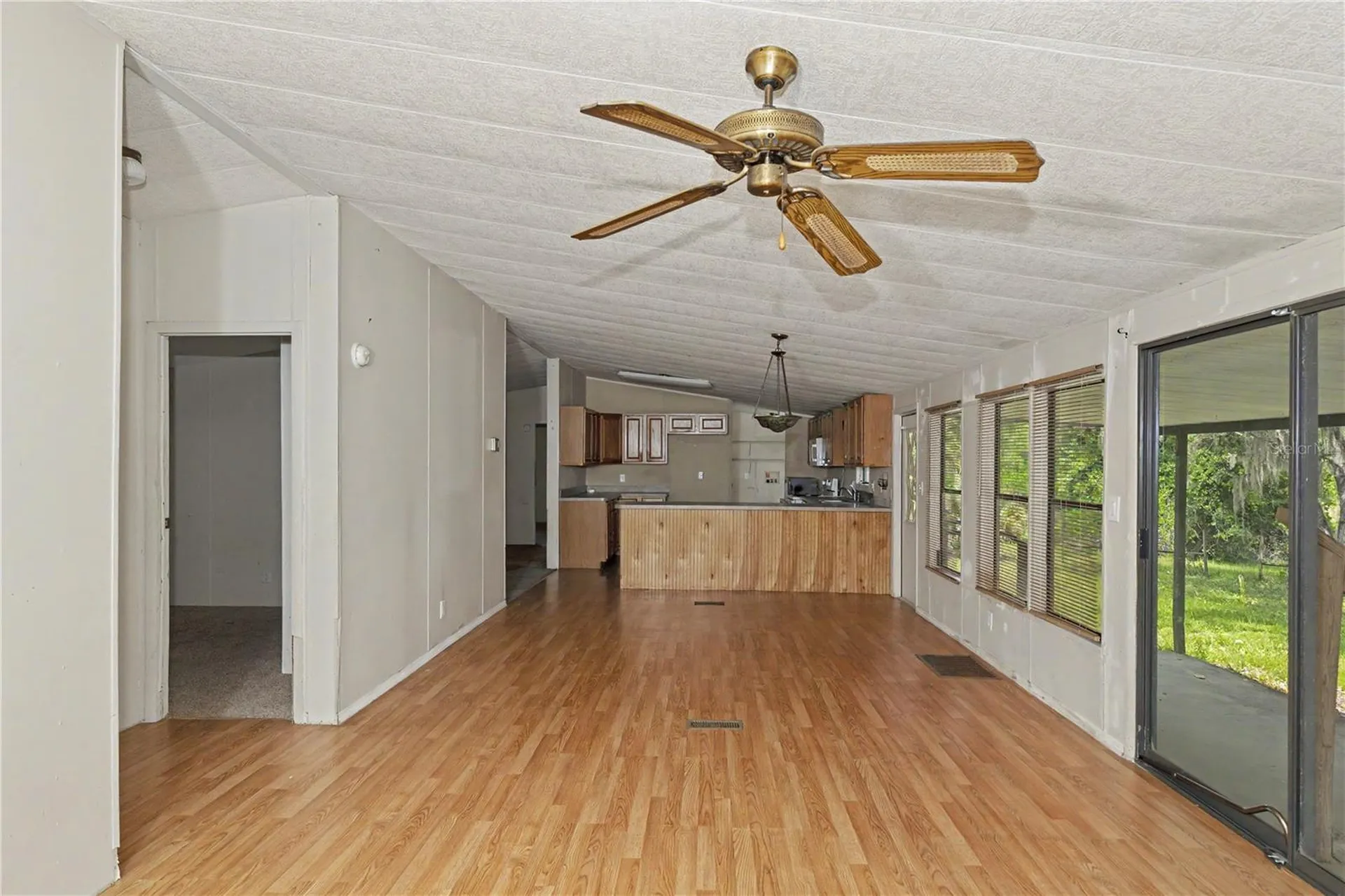 18007 SE 90th Street Ocklawaha FL 32179