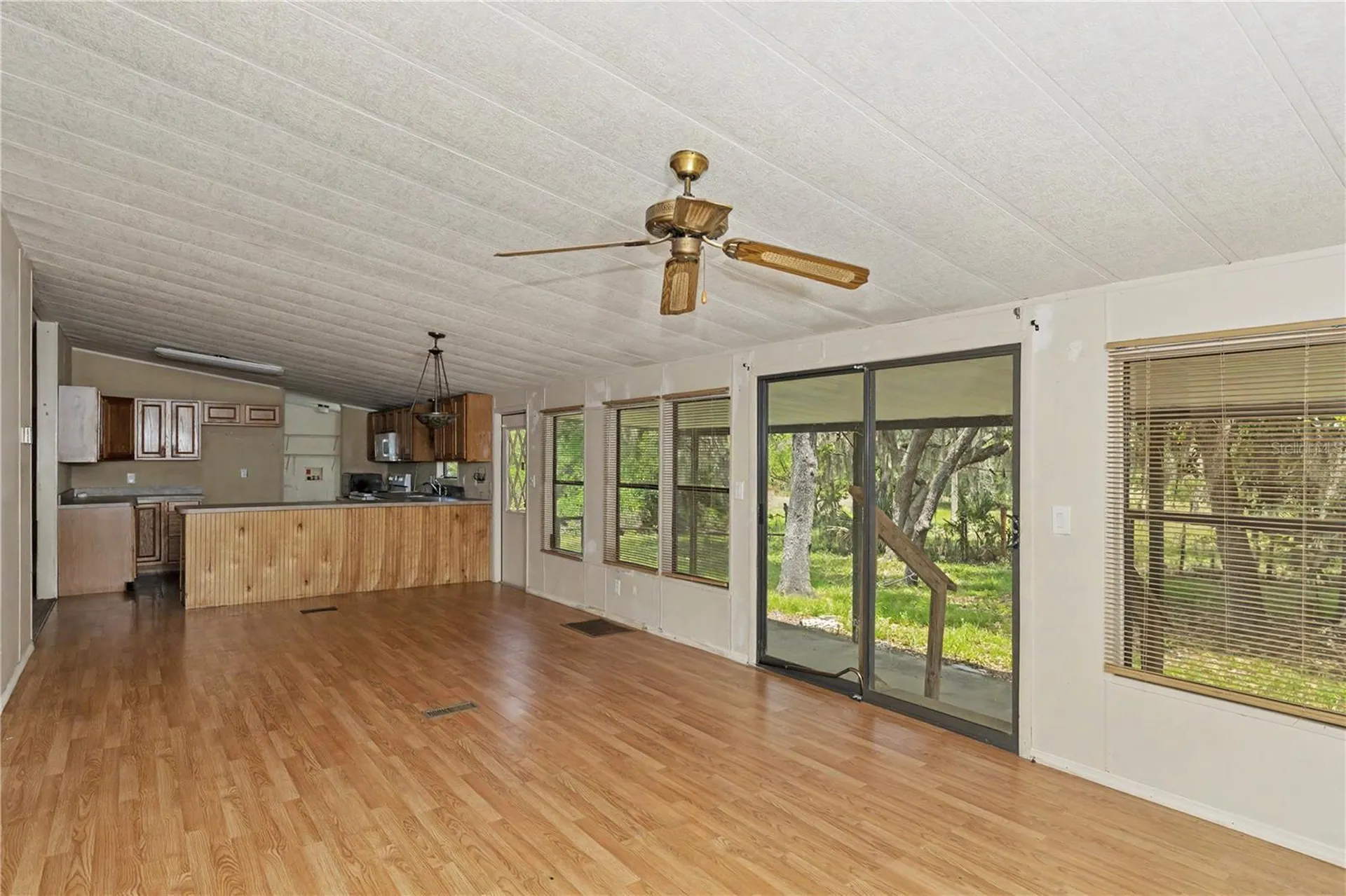 18007 SE 90th Street Ocklawaha FL 32179