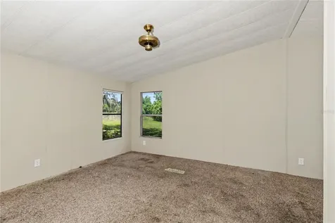 18007 SE 90th Street Ocklawaha FL 32179