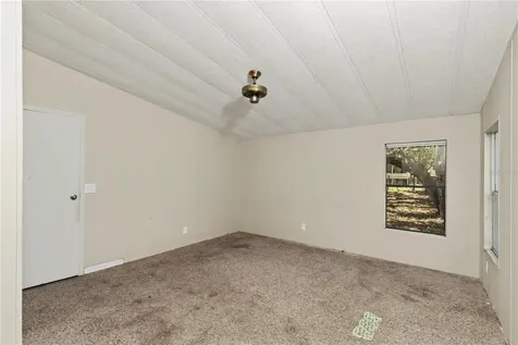 18007 SE 90th Street Ocklawaha FL 32179
