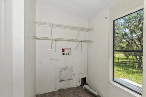 18007 SE 90th Street Ocklawaha FL 32179