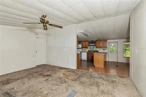 18007 SE 90th Street Ocklawaha FL 32179