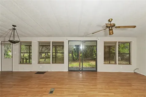 18007 SE 90th Street Ocklawaha FL 32179