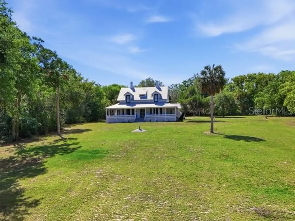 511 E Mirror Lake Drive Fruitland Park FL 34731