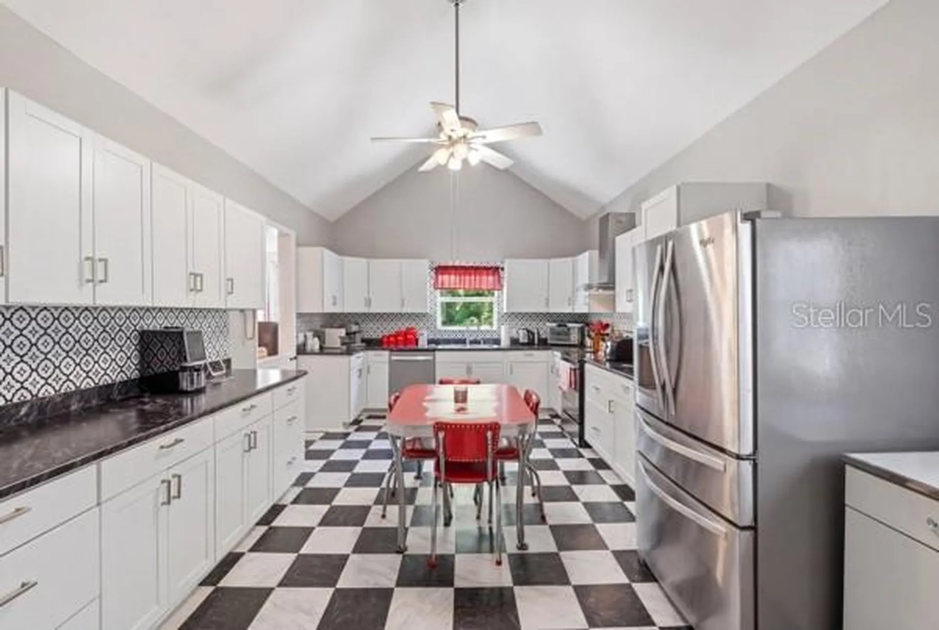 511 E Mirror Lake Drive Fruitland Park FL 34731