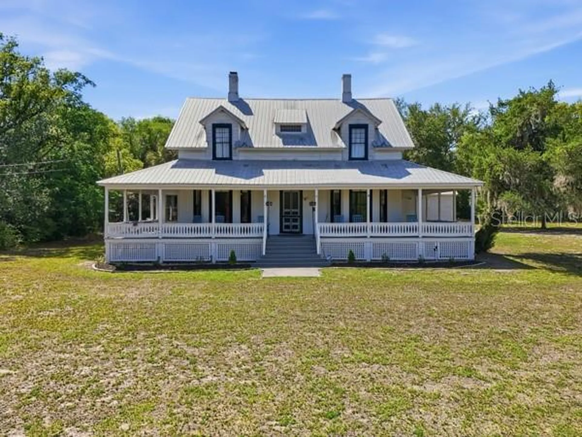 511 E Mirror Lake Drive Fruitland Park FL 34731
