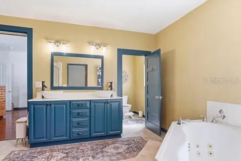 511 E Mirror Lake Drive Fruitland Park FL 34731