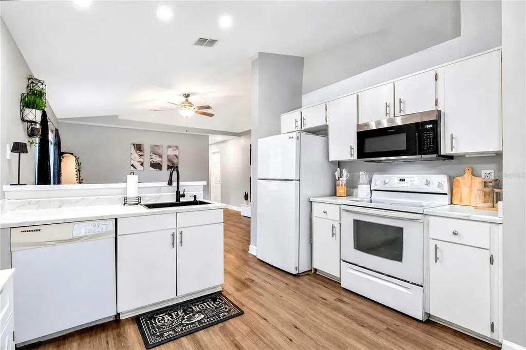 2413 Radnor Avenue Orlando FL 32826