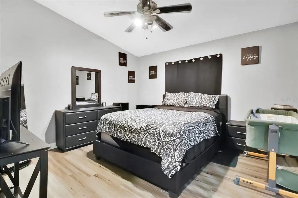 2413 Radnor Avenue Orlando FL 32826