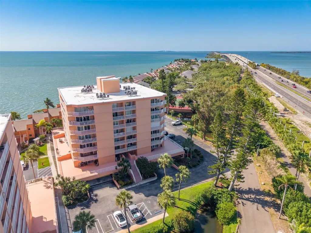 7432 Sunshine Skyway Lane S St Petersburg FL 33711
