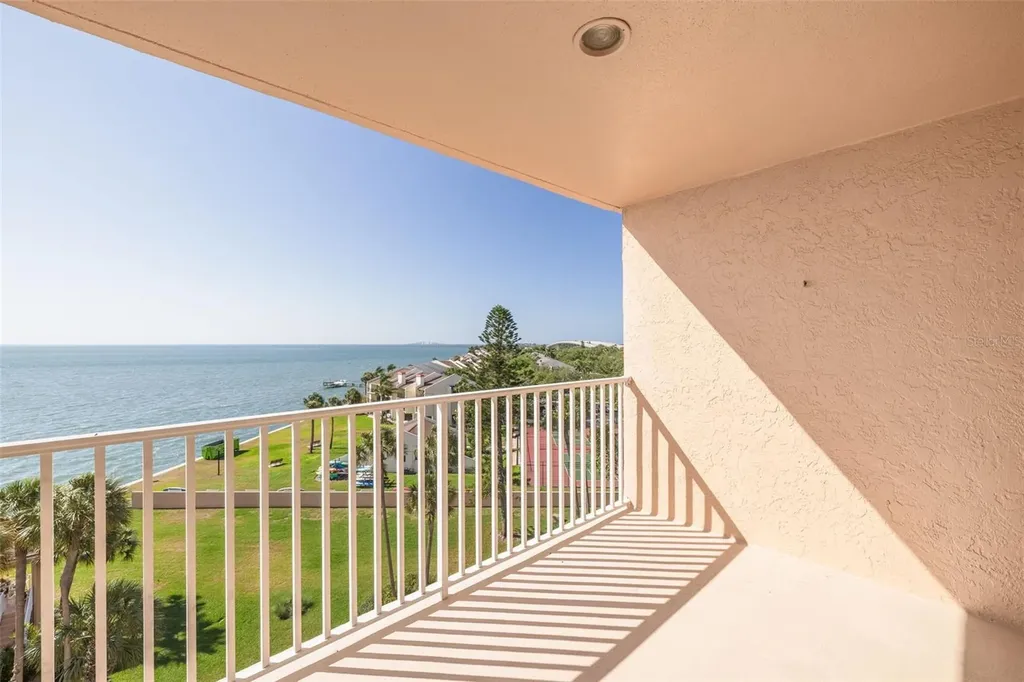 7432 Sunshine Skyway Lane S St Petersburg FL 33711