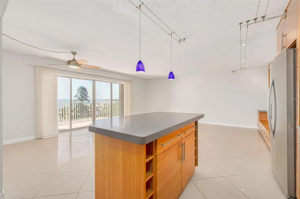 7432 Sunshine Skyway Lane S St Petersburg FL 33711
