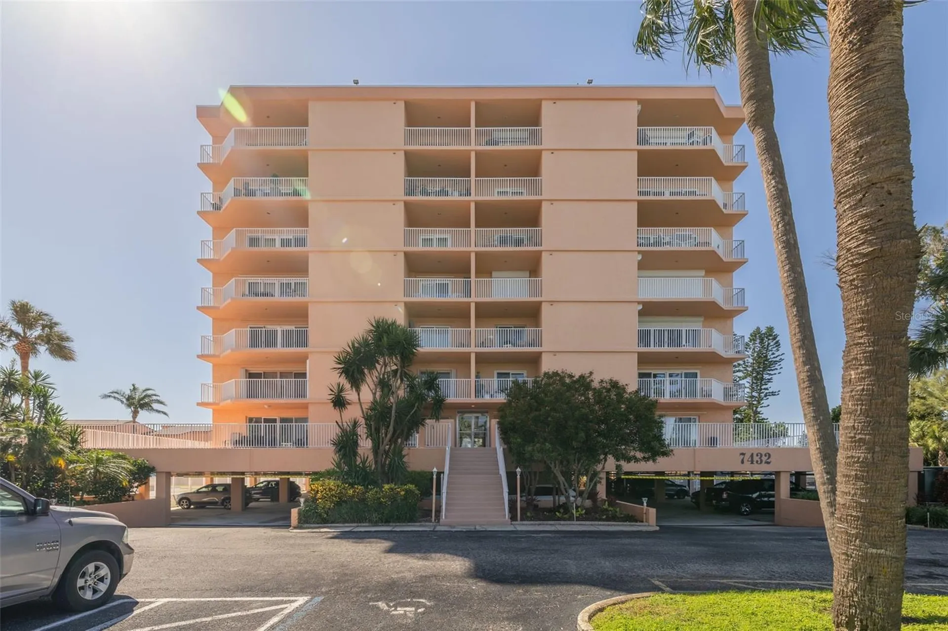 7432 Sunshine Skyway Lane S St Petersburg FL 33711