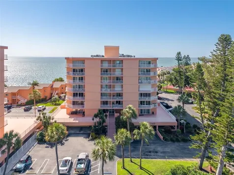 7432 Sunshine Skyway Lane S St Petersburg FL 33711