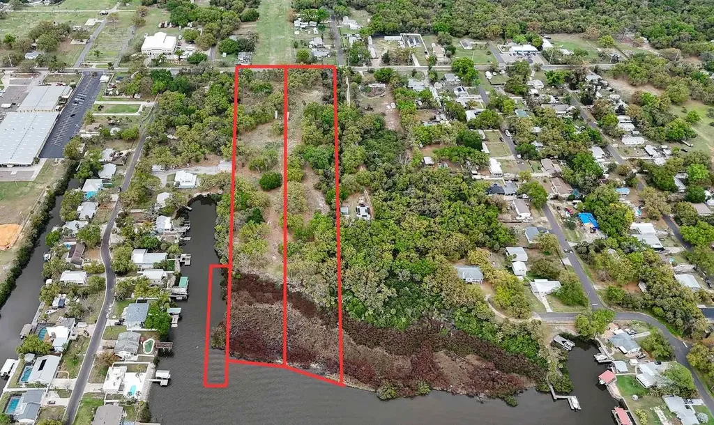 7013 & 7015 Riverview Drive Riverview FL 33578