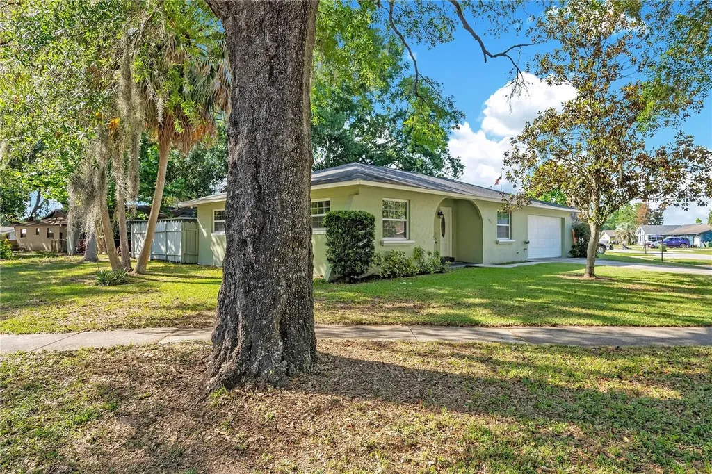 1507 Foxridge Run SW Winter Haven FL 33880