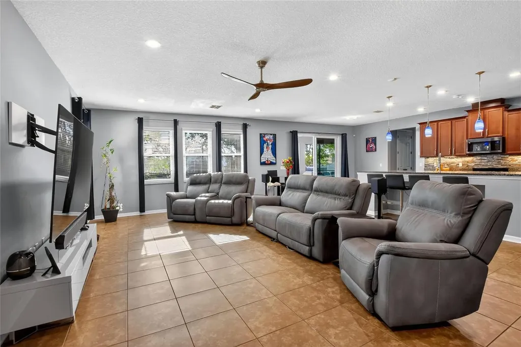 232 Magneta Loop Auburndale FL 33823