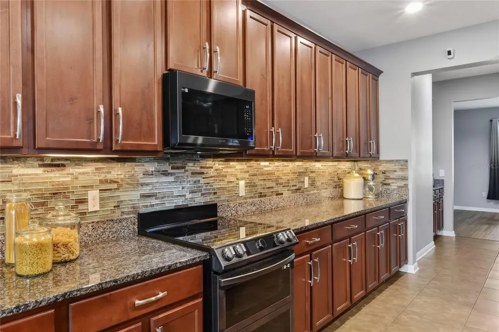 232 Magneta Loop Auburndale FL 33823
