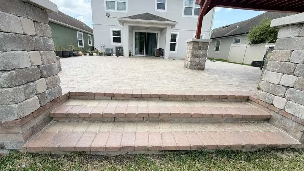 5233 Dove Tree Street Orlando FL 32811