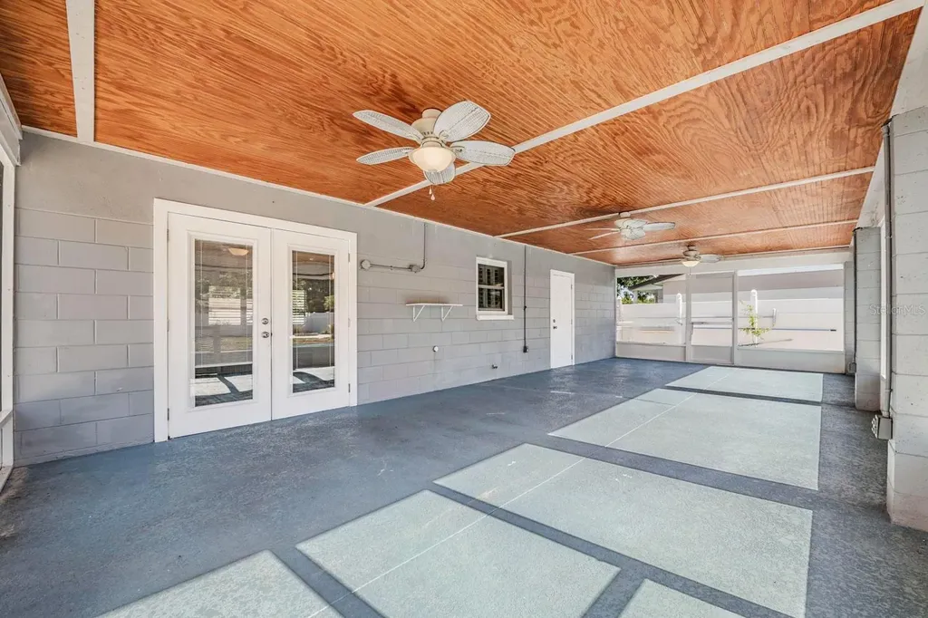 6735 23rd Street N St Petersburg FL 33702