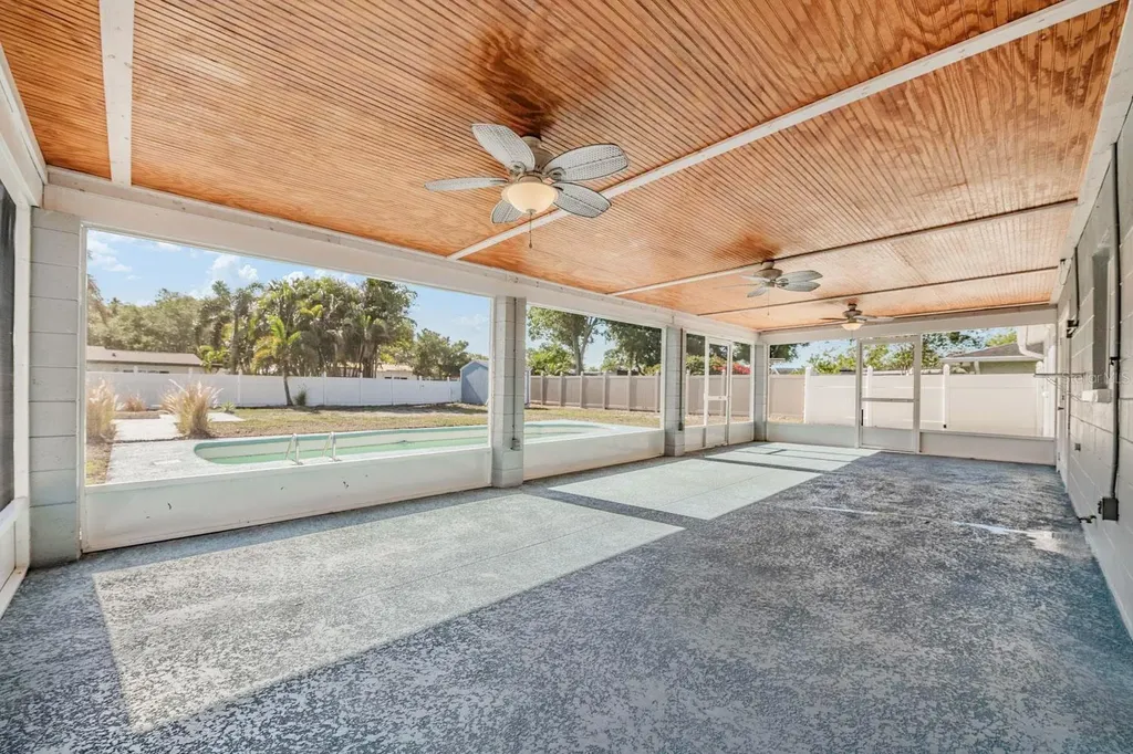 6735 23rd Street N St Petersburg FL 33702
