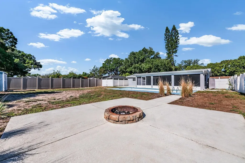 6735 23rd Street N St Petersburg FL 33702