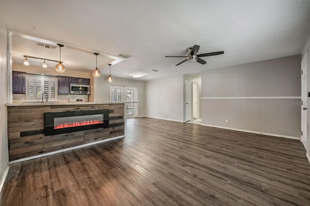 6735 23rd Street N St Petersburg FL 33702