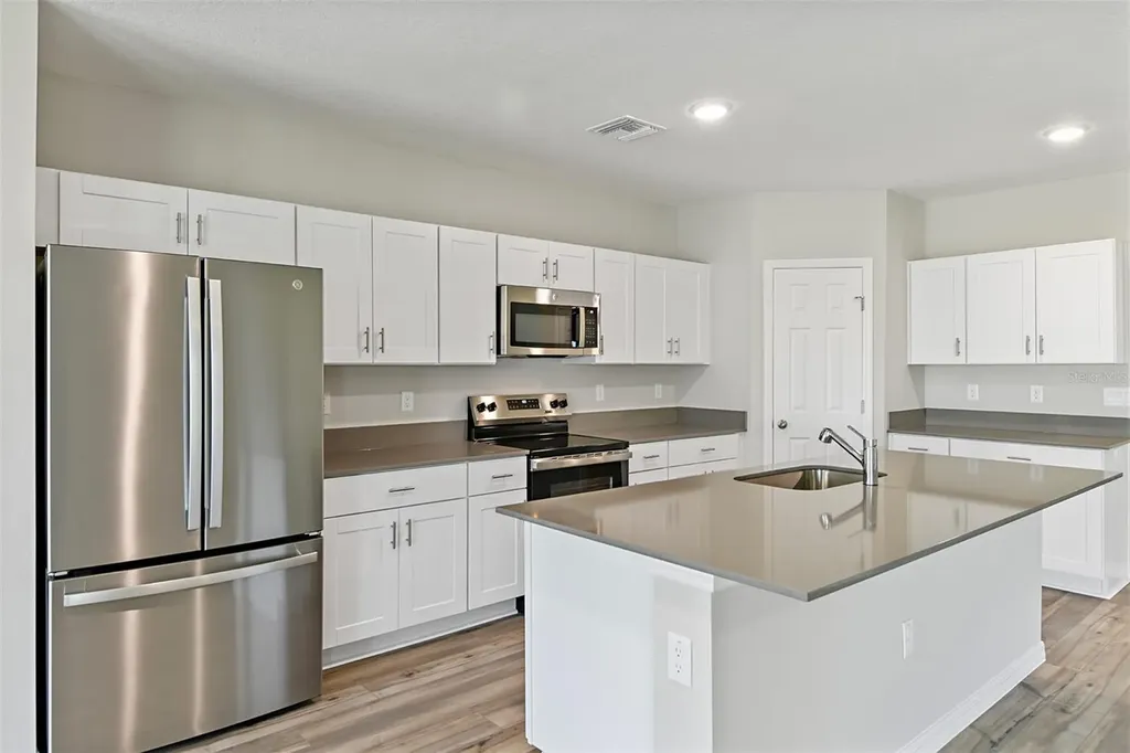 9252 Orchard Park Lane Dade City FL 33525