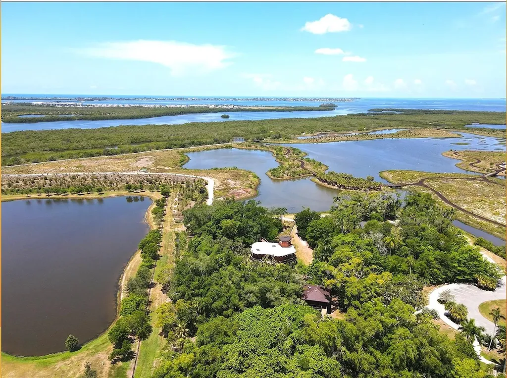 519 Wildlife Glen Bradenton FL 34209