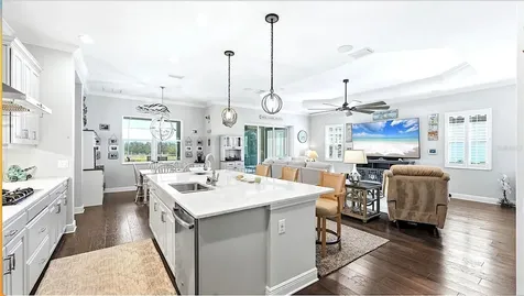 519 Wildlife Glen Bradenton FL 34209