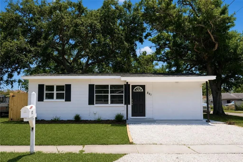 821 14th Avenue NW Largo FL 33770