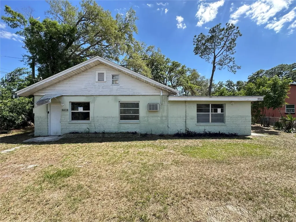 921 E 121st Avenue Tampa FL 33612