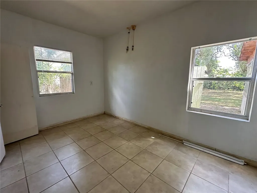921 E 121st Avenue Tampa FL 33612