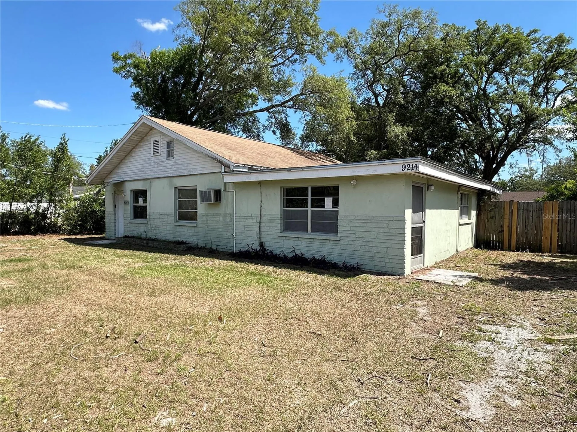 921 E 121st Avenue Tampa FL 33612