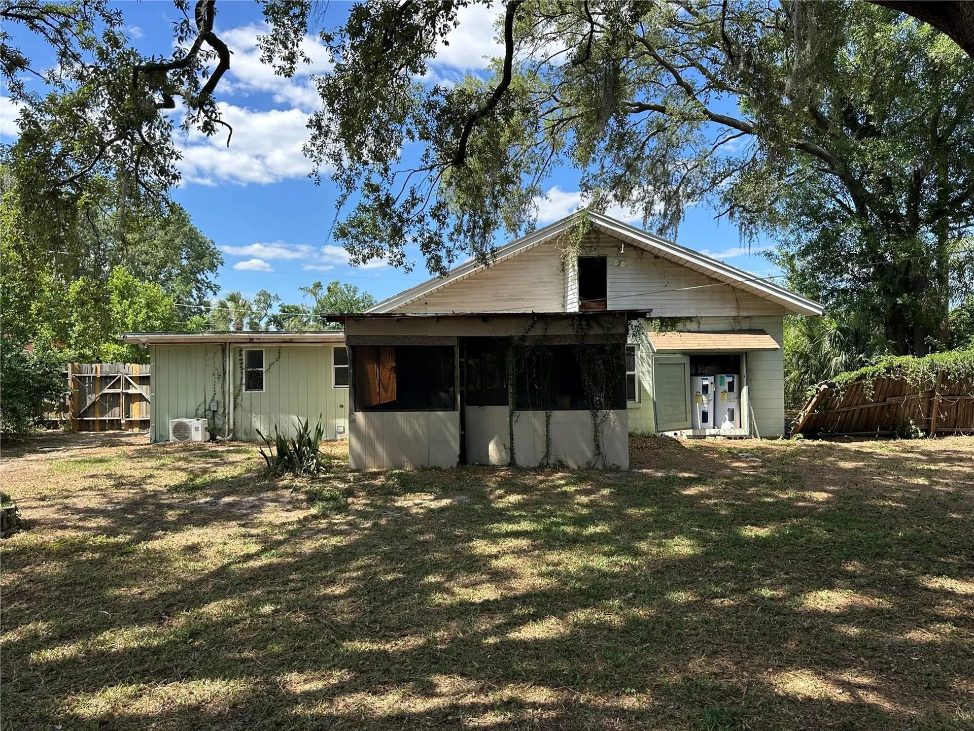 921 E 121st Avenue Tampa FL 33612