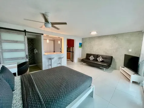 37 Avenue Isla Verde Carolina PR 00979