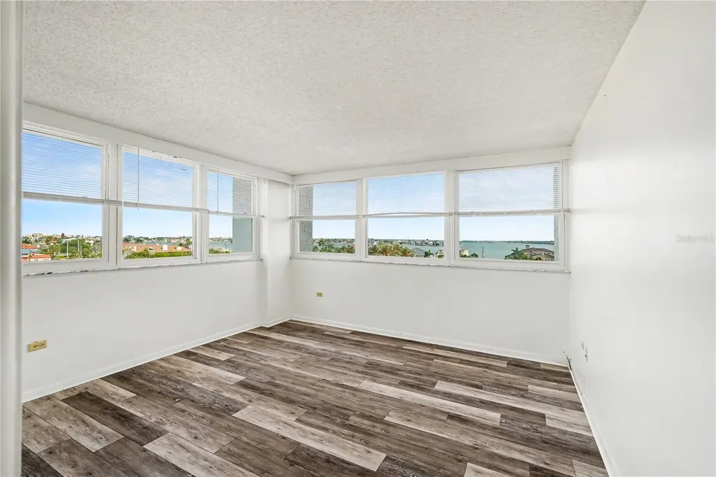 450 Treasure Island Causeway Treasure Island FL 33706