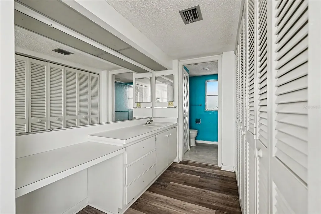 450 Treasure Island Causeway Treasure Island FL 33706