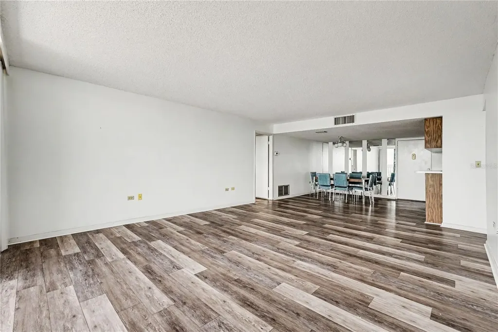 450 Treasure Island Causeway Treasure Island FL 33706