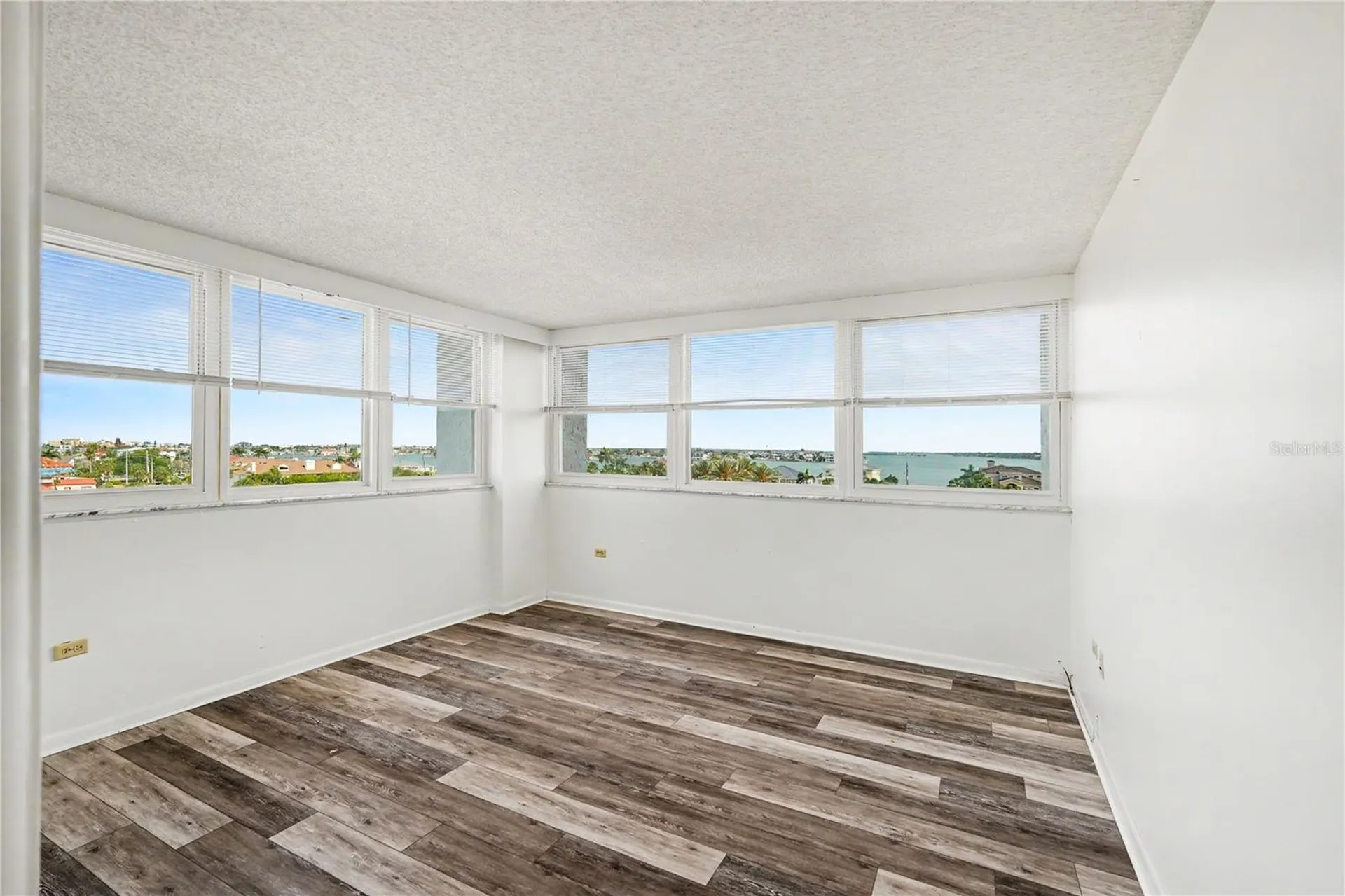 450 Treasure Island Causeway Treasure Island FL 33706