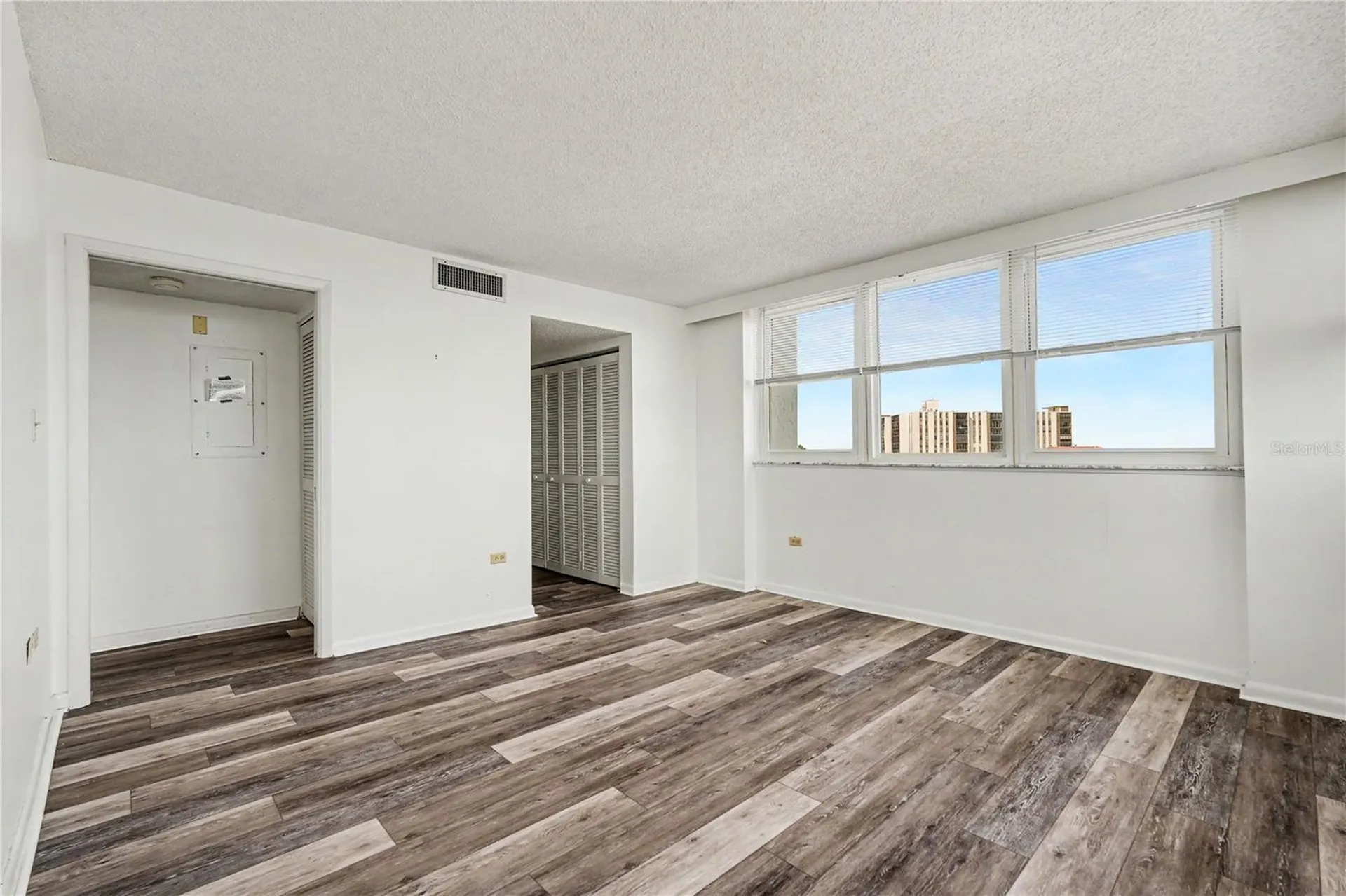 450 Treasure Island Causeway Treasure Island FL 33706