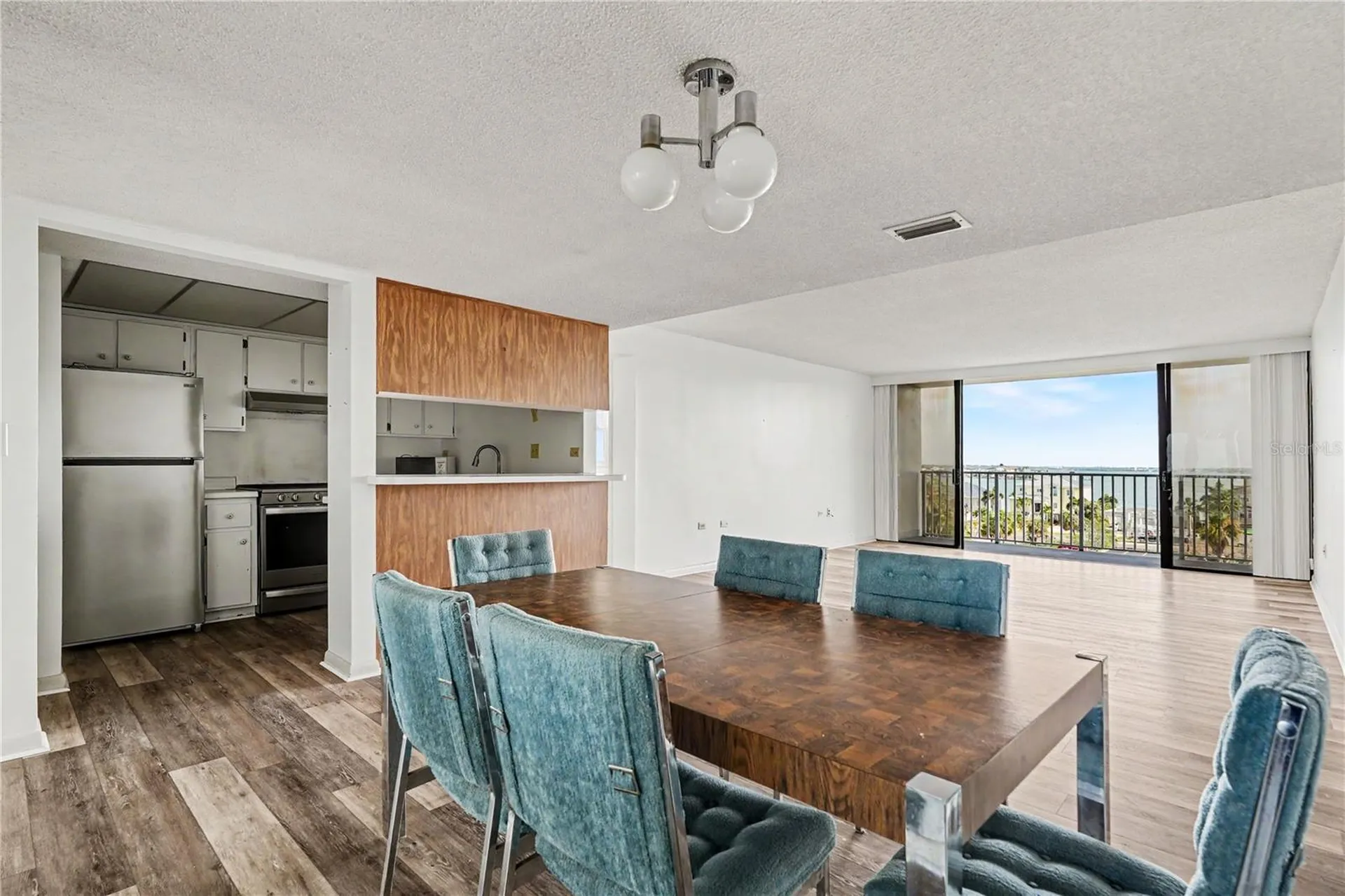 450 Treasure Island Causeway Treasure Island FL 33706