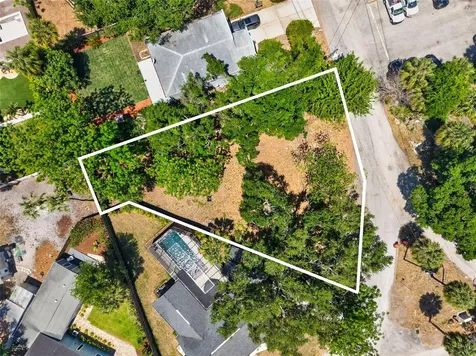 2604 N Cleveland Street Tampa FL 33609
