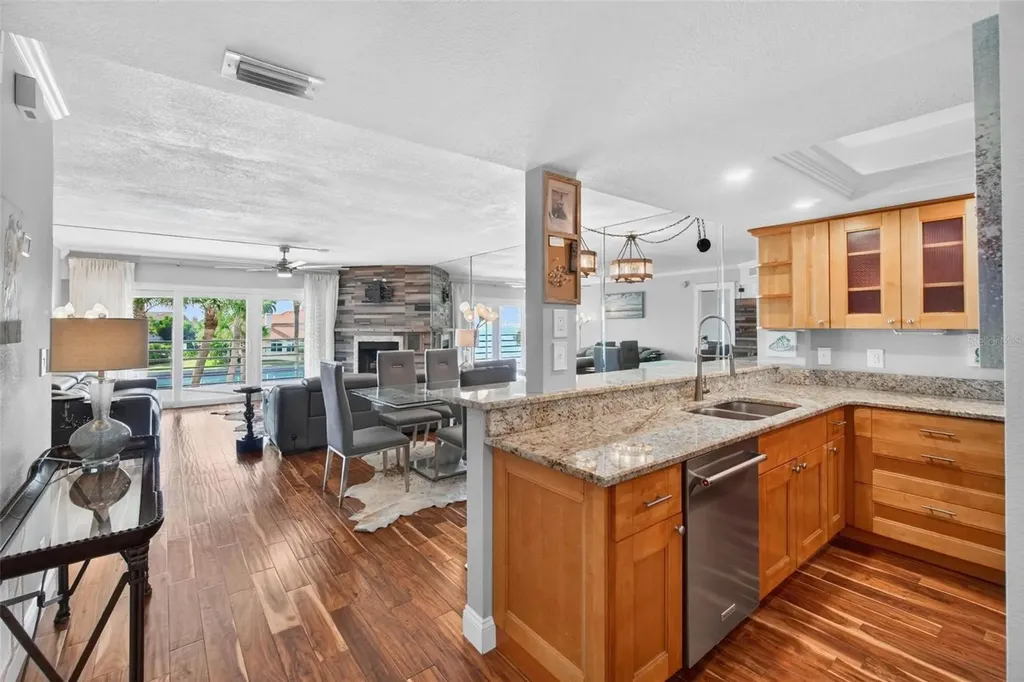 363 Pinellas Bayway S St Petersburg FL 33715