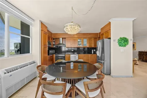 14 Carr 833 Guaynabo PR 00966